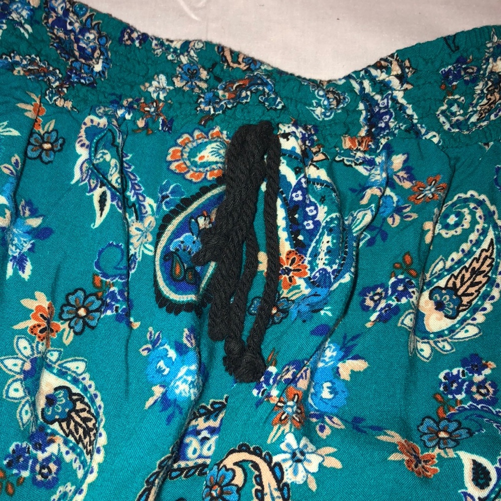 Shorts - Picture 3 of 3